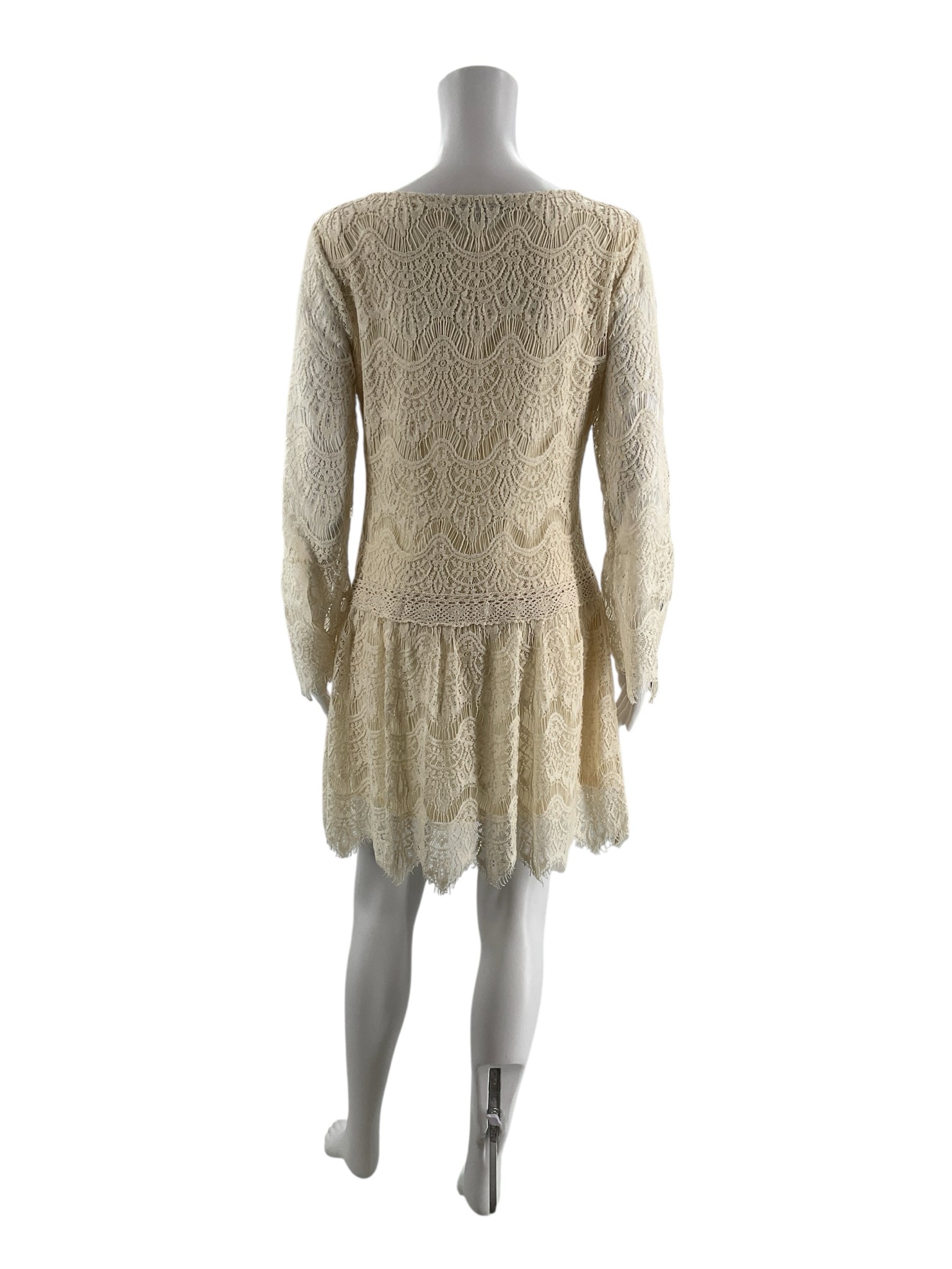 Versona Cream Lace Pre-Owned Ladies Dress - Size Medium