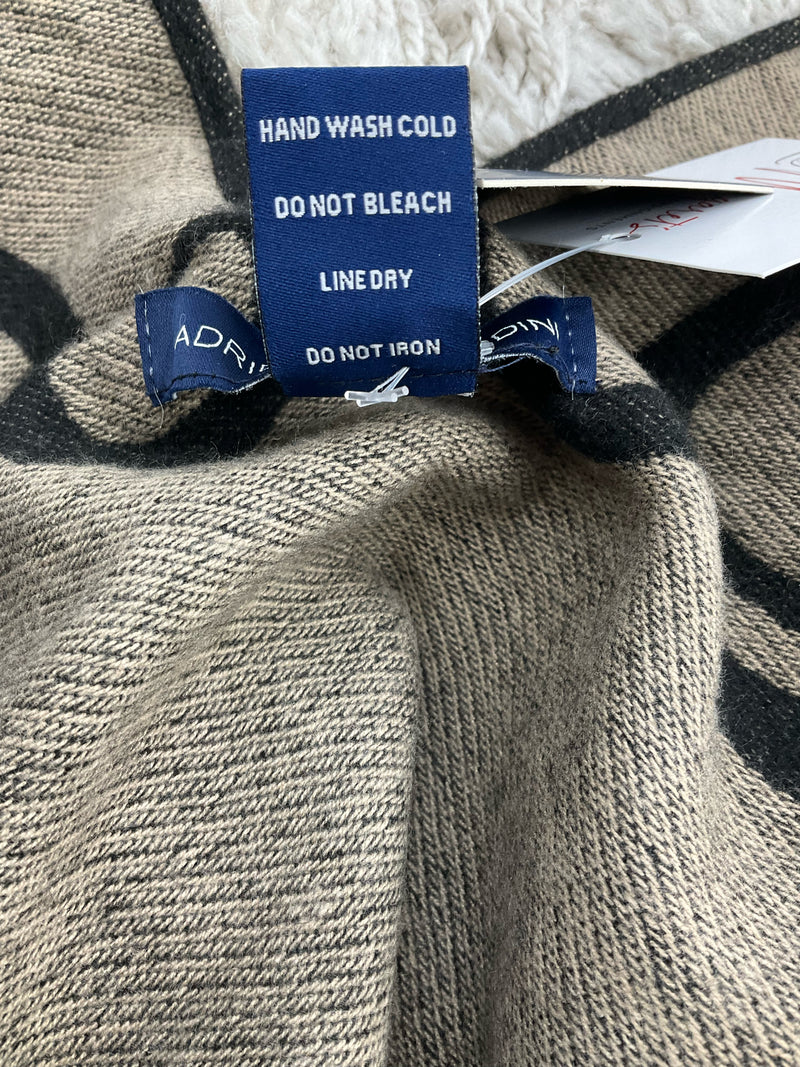 Adrienne Vittadin Black/Taupe Wwirls Pre-Owned Ladies Shrug - Size One Size Fits Most