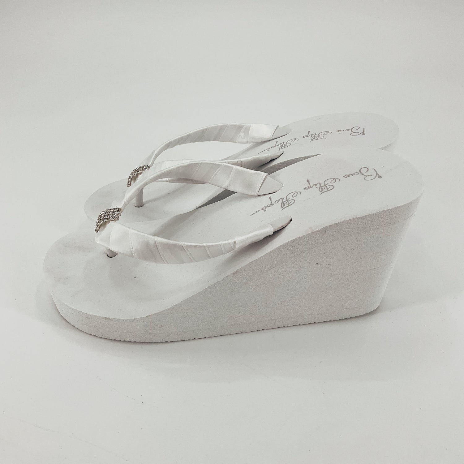 Pour Elle White Satin Bridal Wedge Flip Flops Rhinestone Buckle Size 7