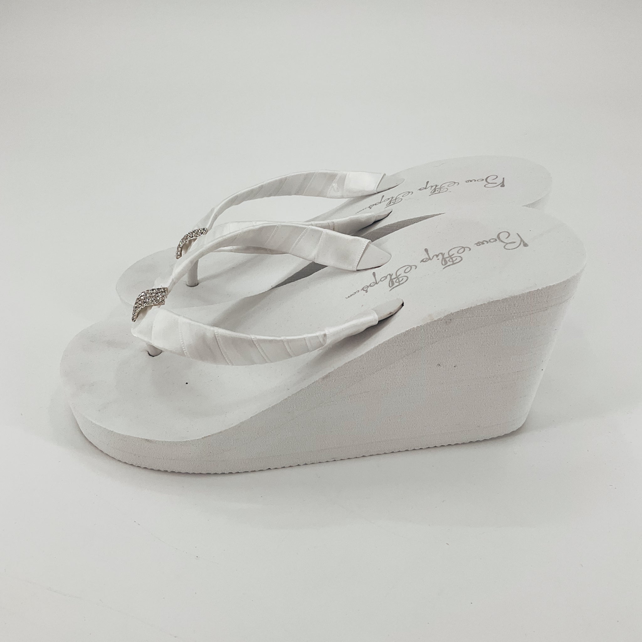 Pour Elle White Satin Bridal Wedge Flip Flops Rhinestone Buckle Size 7