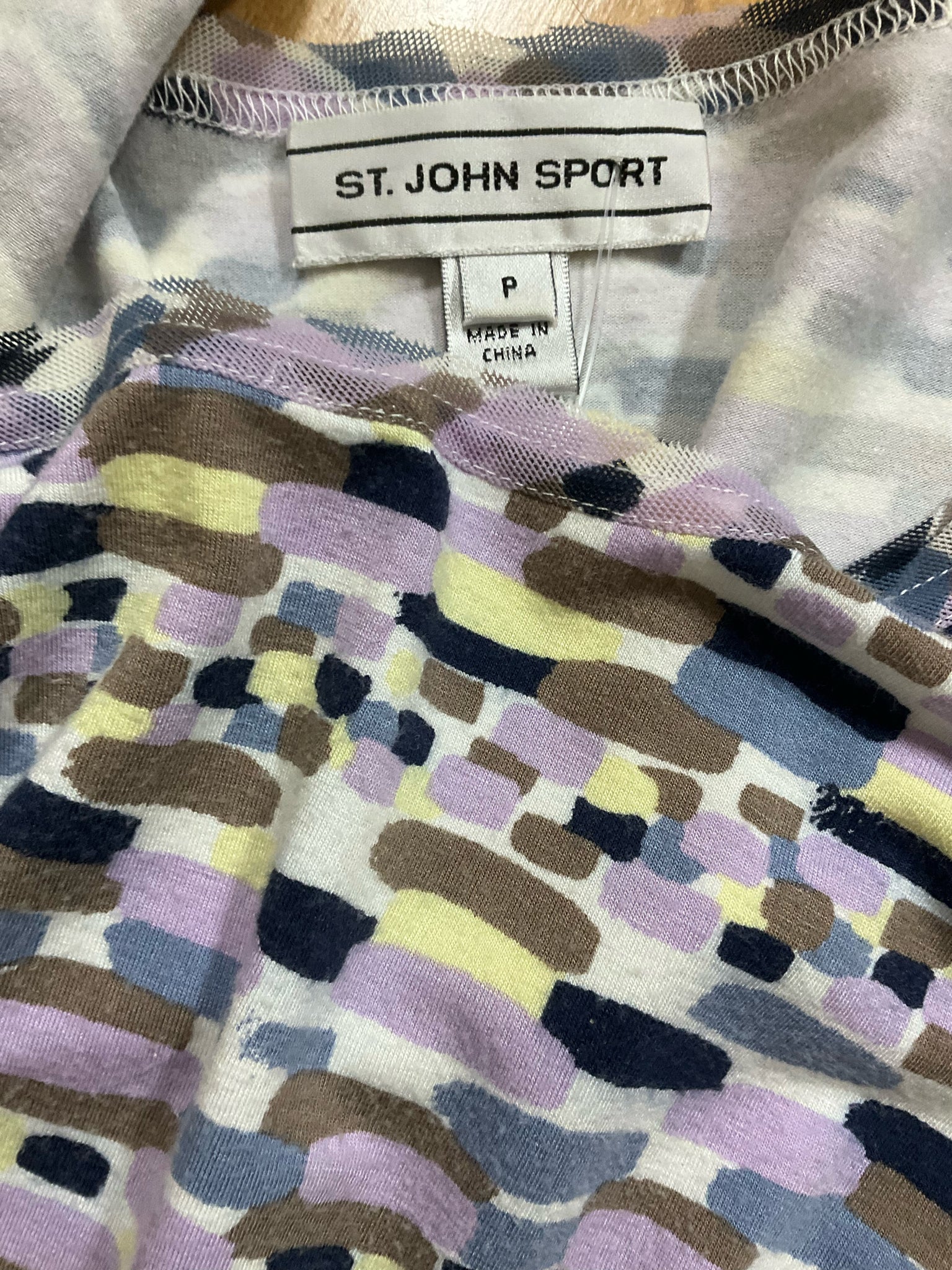 St. John Sport purple/yellow/tan/white Short Sleeve Vintage 2008 Abstract Print Scoop Neck Top Size Petite - Size P