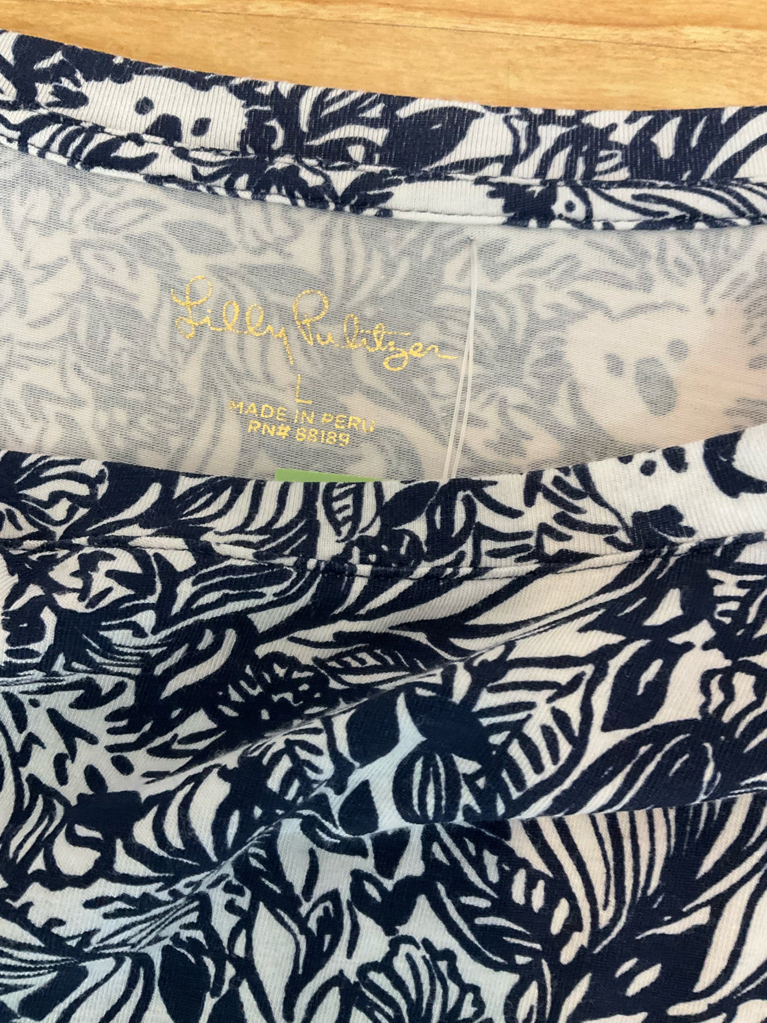 Lilly Pulitzer Size L navy/white Pre-Owned Ladies Tops