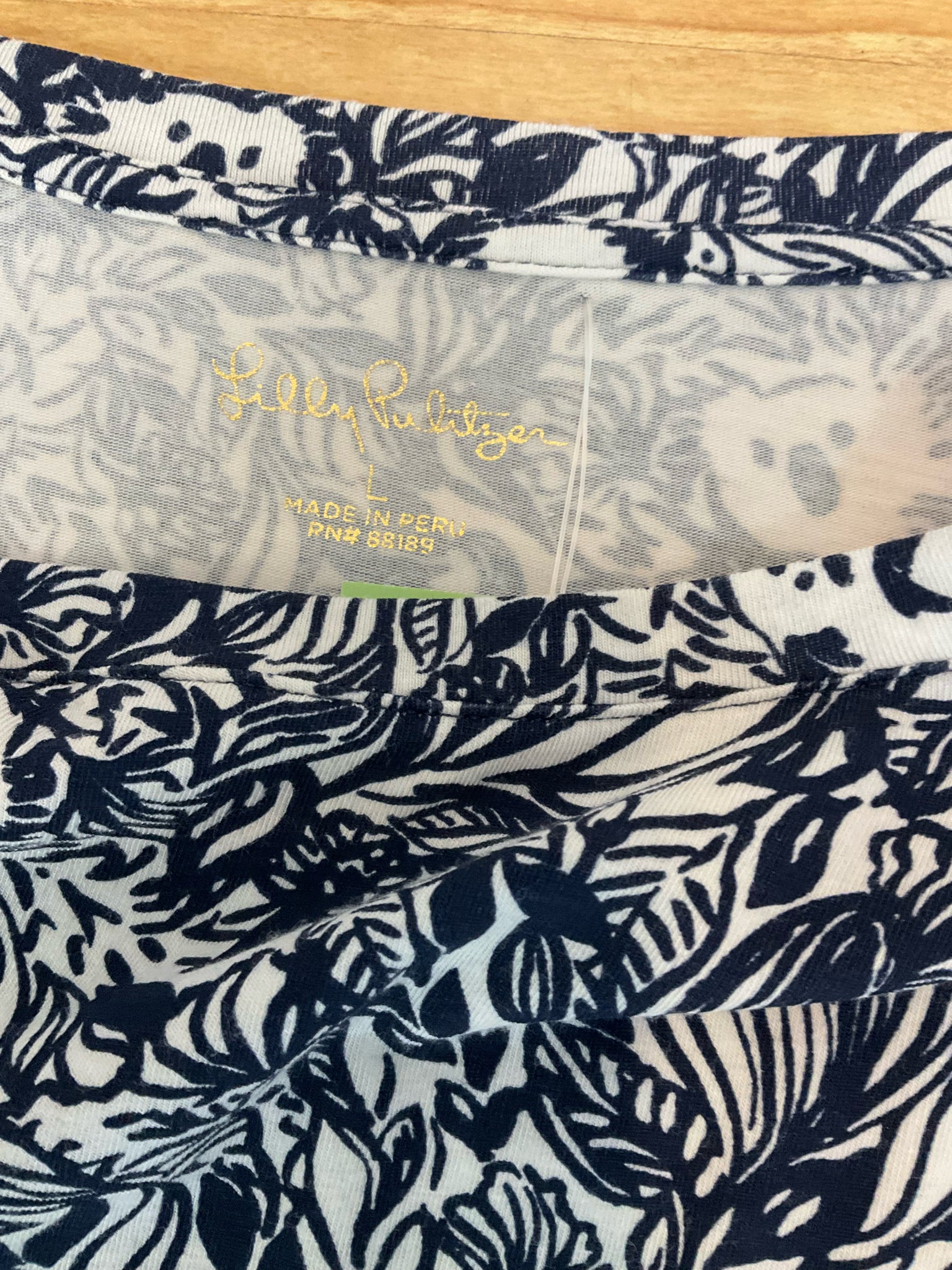 Lilly Pulitzer Size L navy/white Pre-Owned Ladies Tops