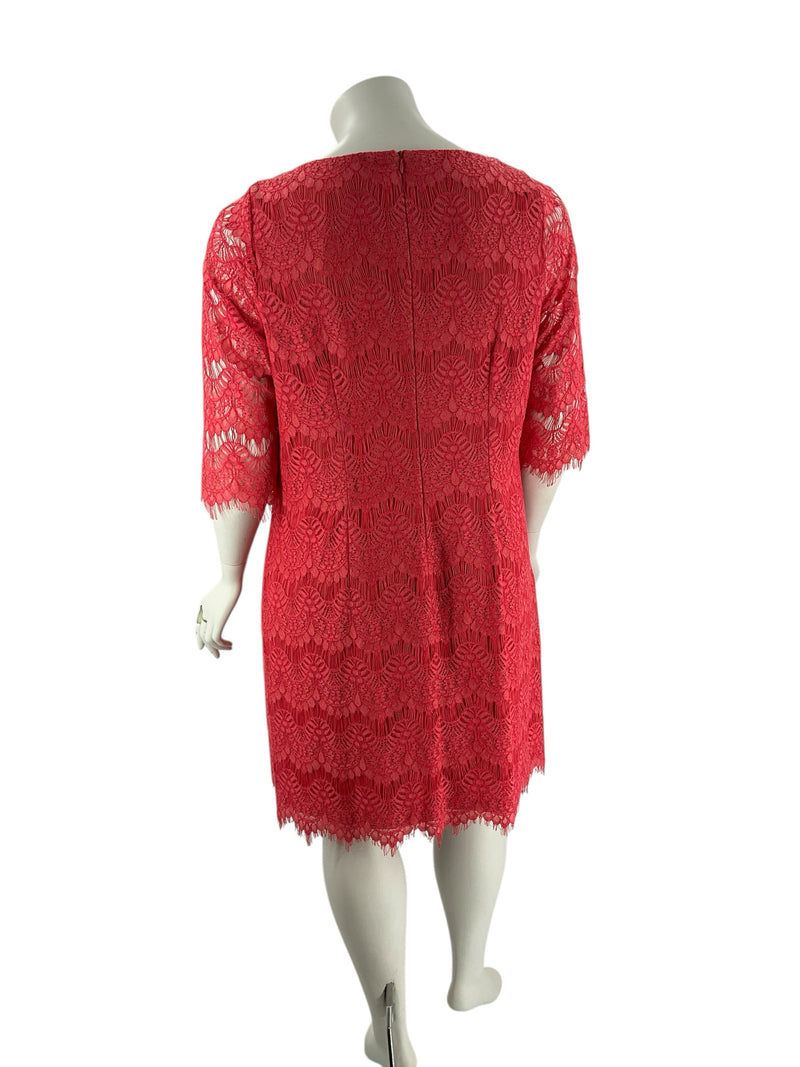 Back view of Jessica Howard Coral Lace Pre-Owned Ladies Dress - Size 16W showing zipper closure and detailed lace pattern.
