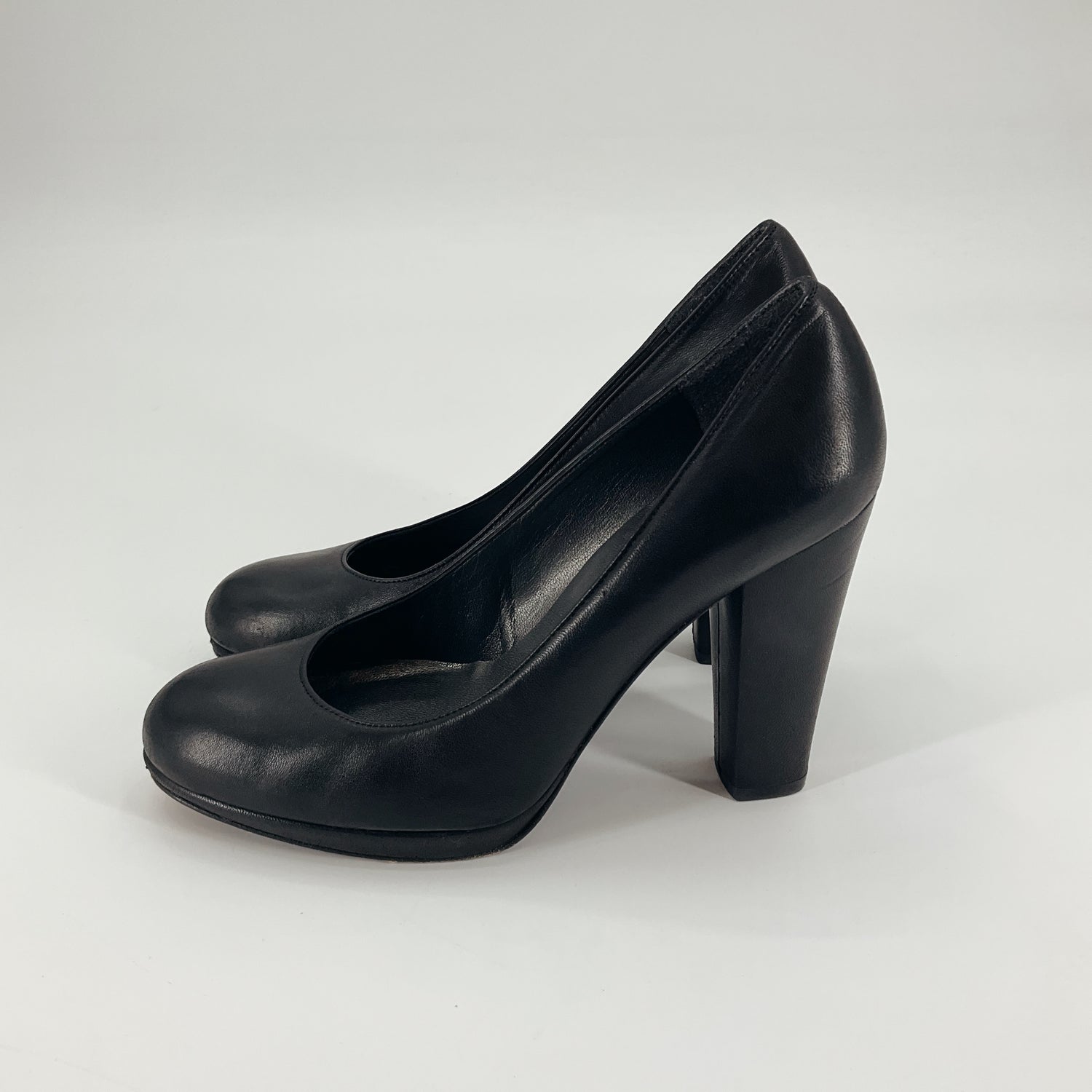 Stuart Weitzman Black Heels Black Solid Pre-Owned Ladies Heel - Size 7.5 - Size 7.5