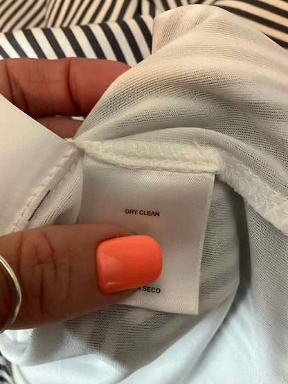 cappagallo Size 6 gray/white Stripe Pre-Owned Ladies Dress
