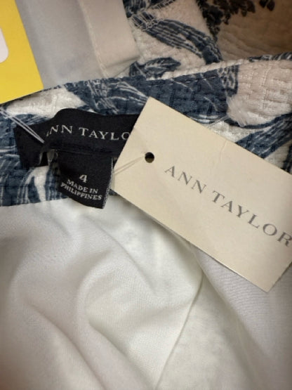 Ann Taylor ecru/blue Skirt Size 4 ecru/blue Floral Pre-Owned Ladies Skirt - Size 4