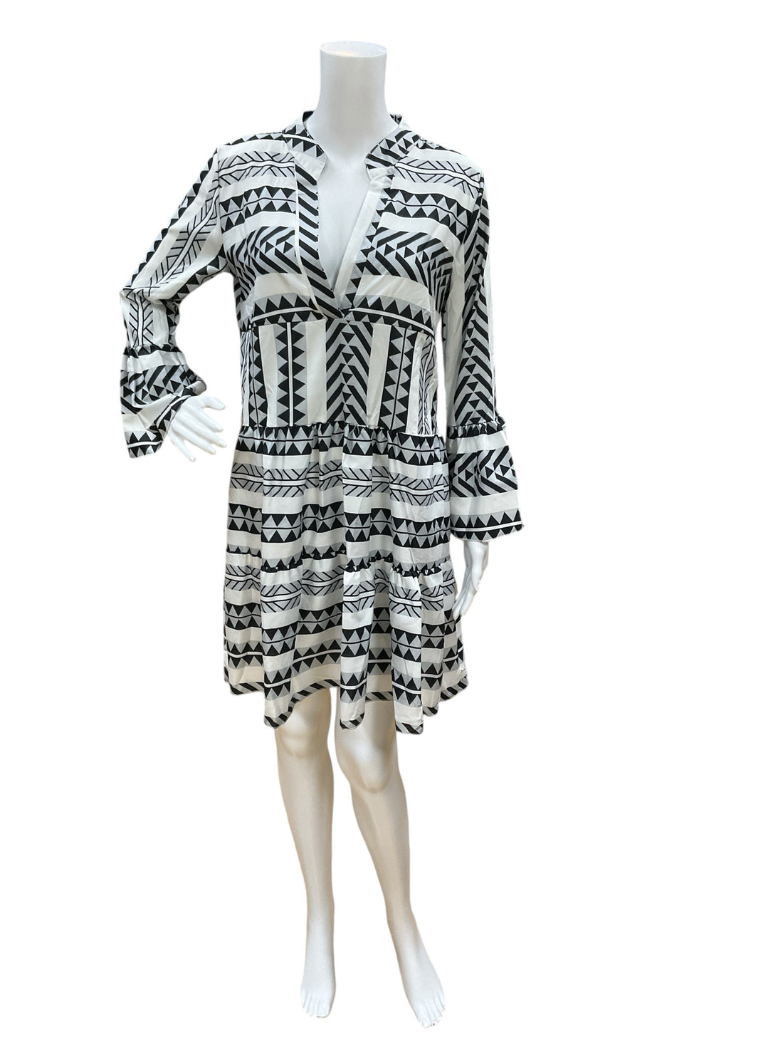 Sunday Up White/Black Print Pre-Owned Ladies Dress - Size Small - Margaret’s Fine Consignment