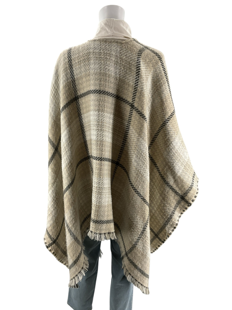 No Brand Cream/Gray Plaid Pre-Owned Ladies Shrug - One Size Fits Most