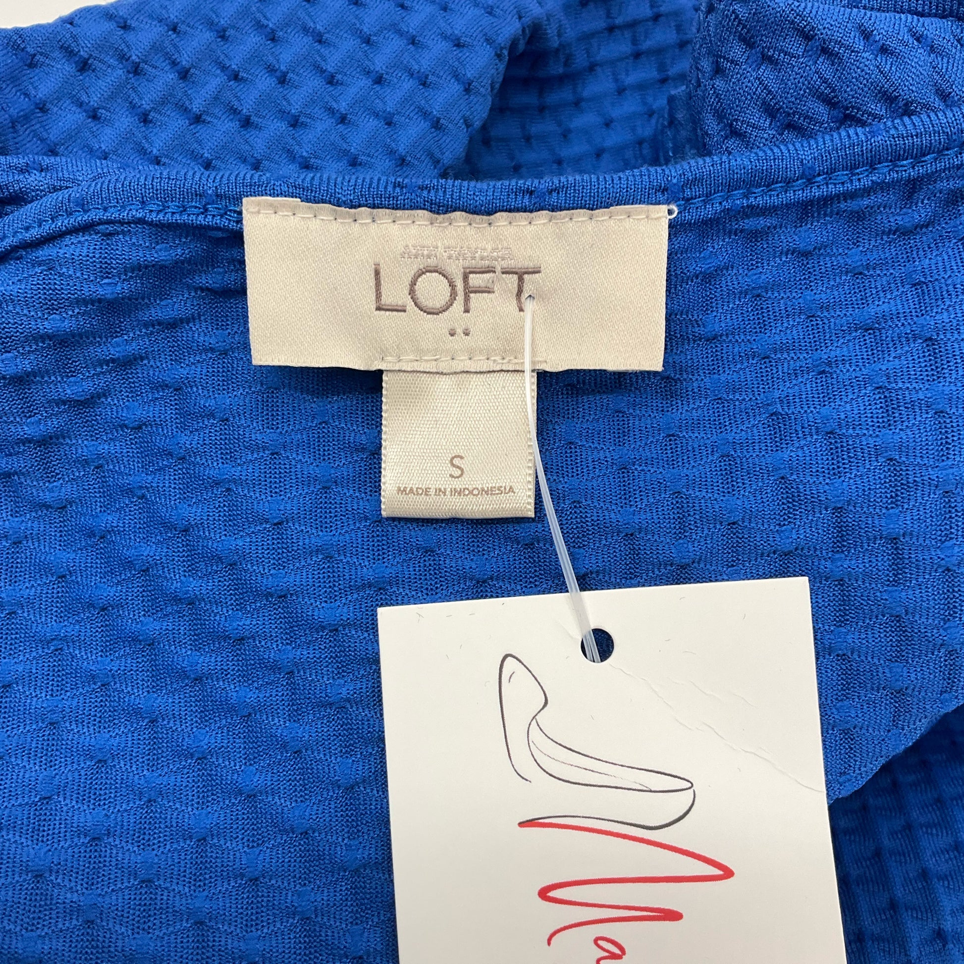 Loft  Blue Textured Top Size Small - label