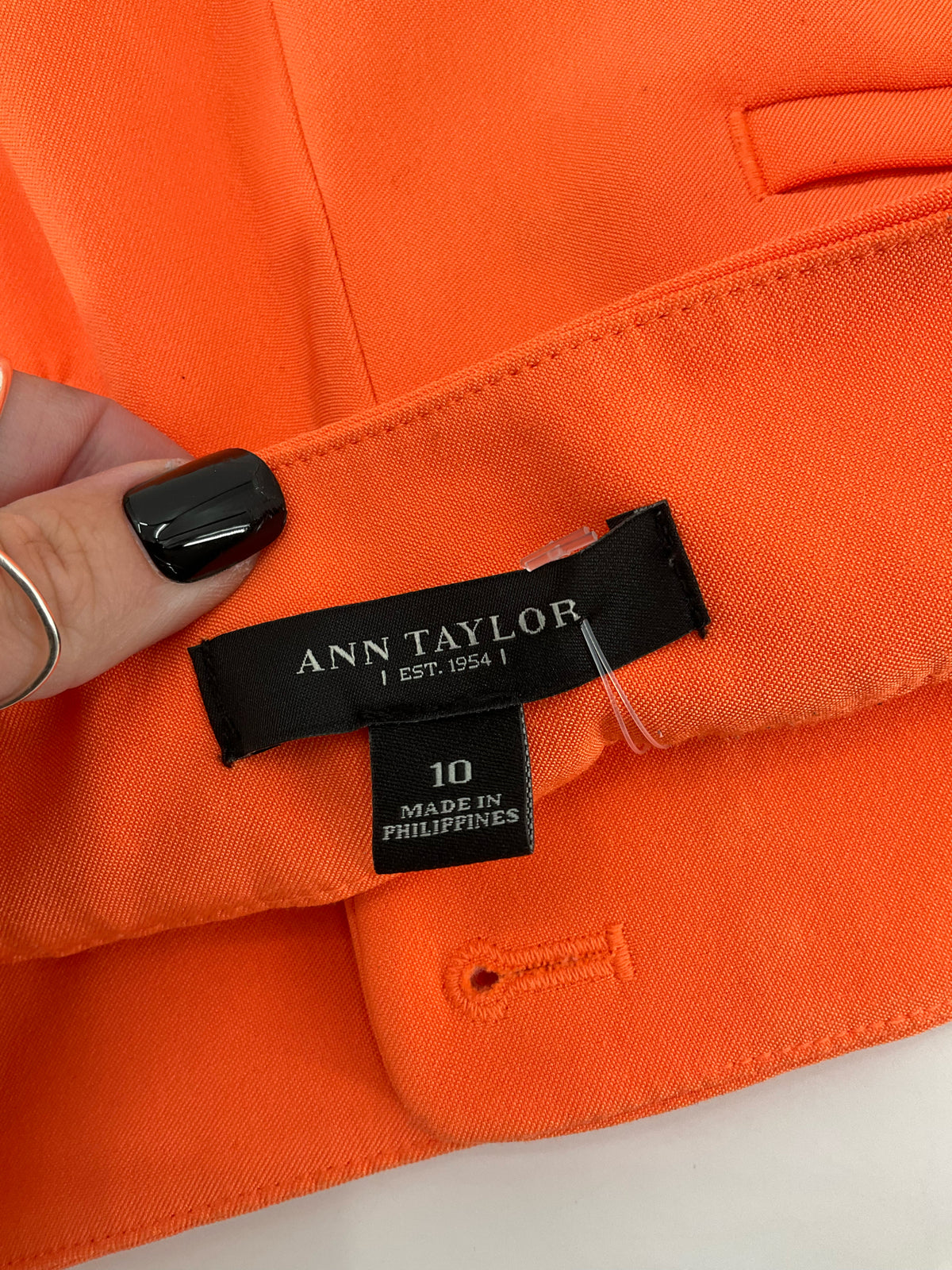 Ann Taylor Orange Pleated City Shorts Size 10 - ONLINE ONLY