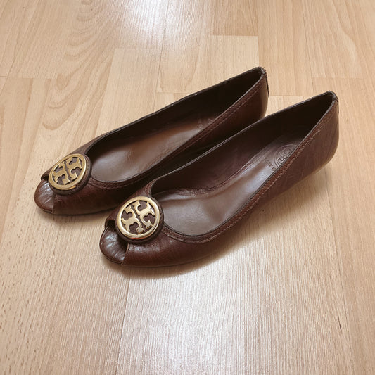 Tory Burch Shoe Size 7.5 Brown Pre-Owned Slip-On Dress Shoe