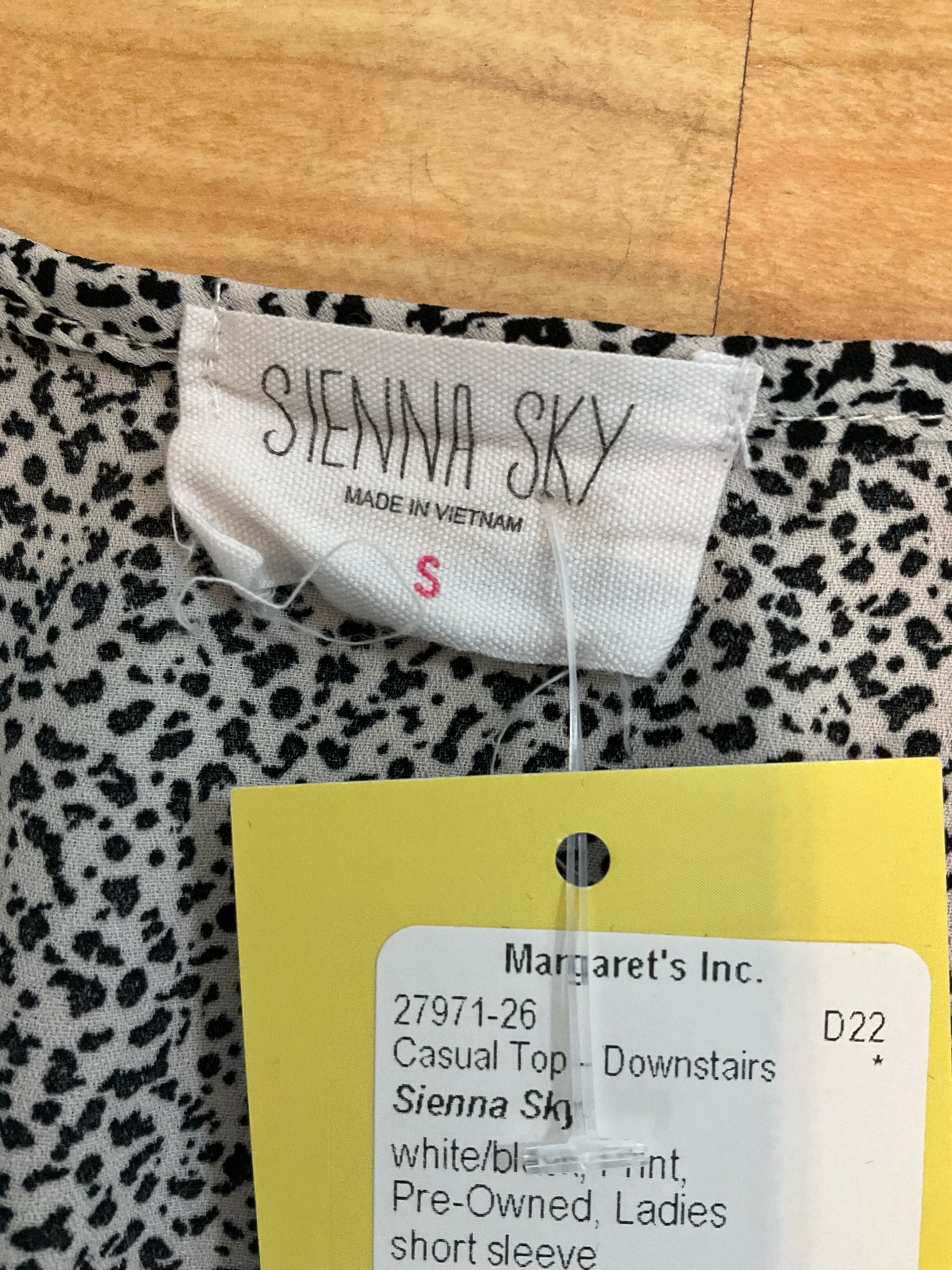 Sienna Sky Dotted Print Peplum Blouse White Black Short Sleeve Top Size Small