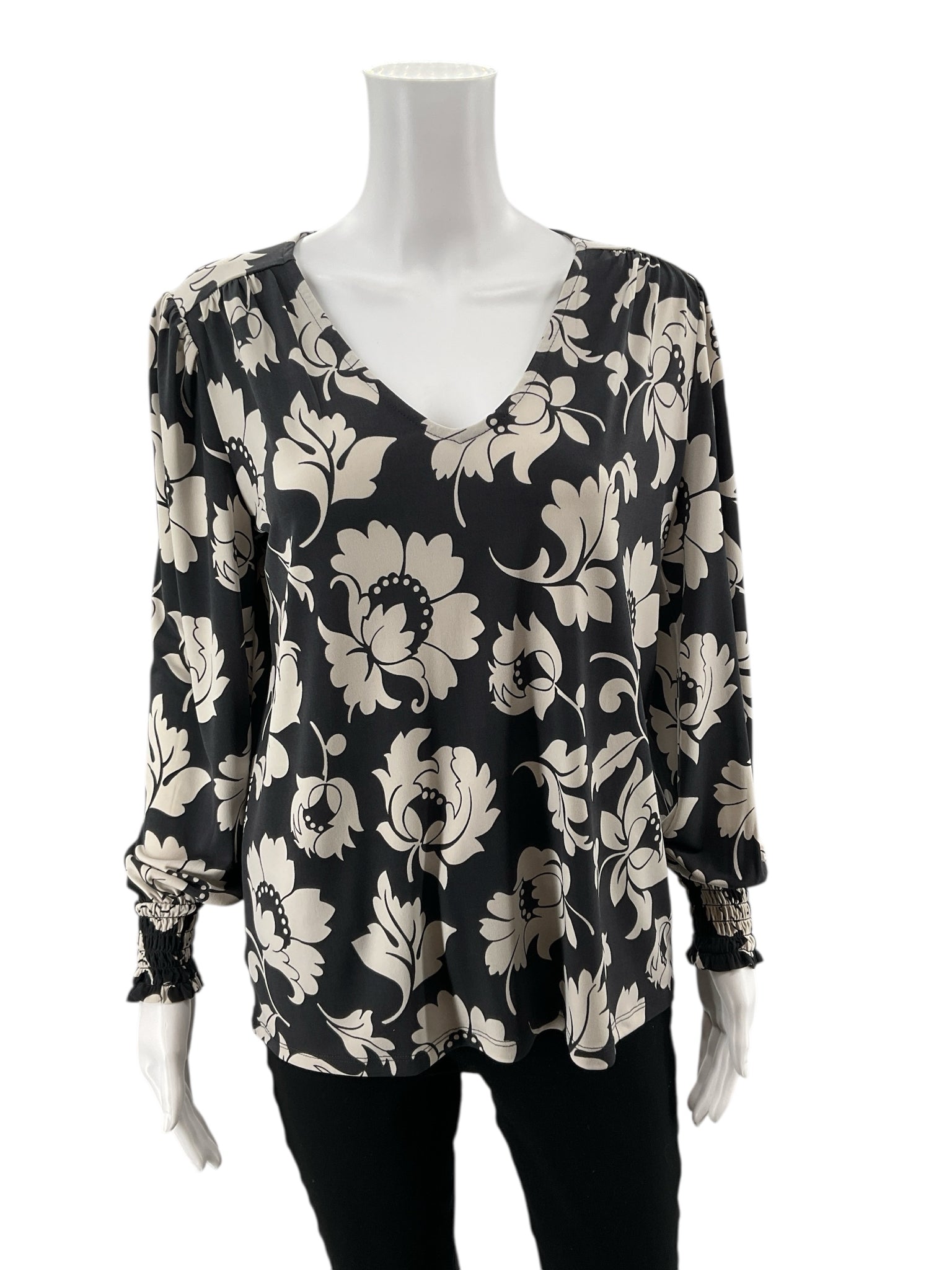 Ann Taylor Gray/Cream Floral Pre-Owned Ladies Top - Size Medium Petite - Margaret’s Fine Consignment