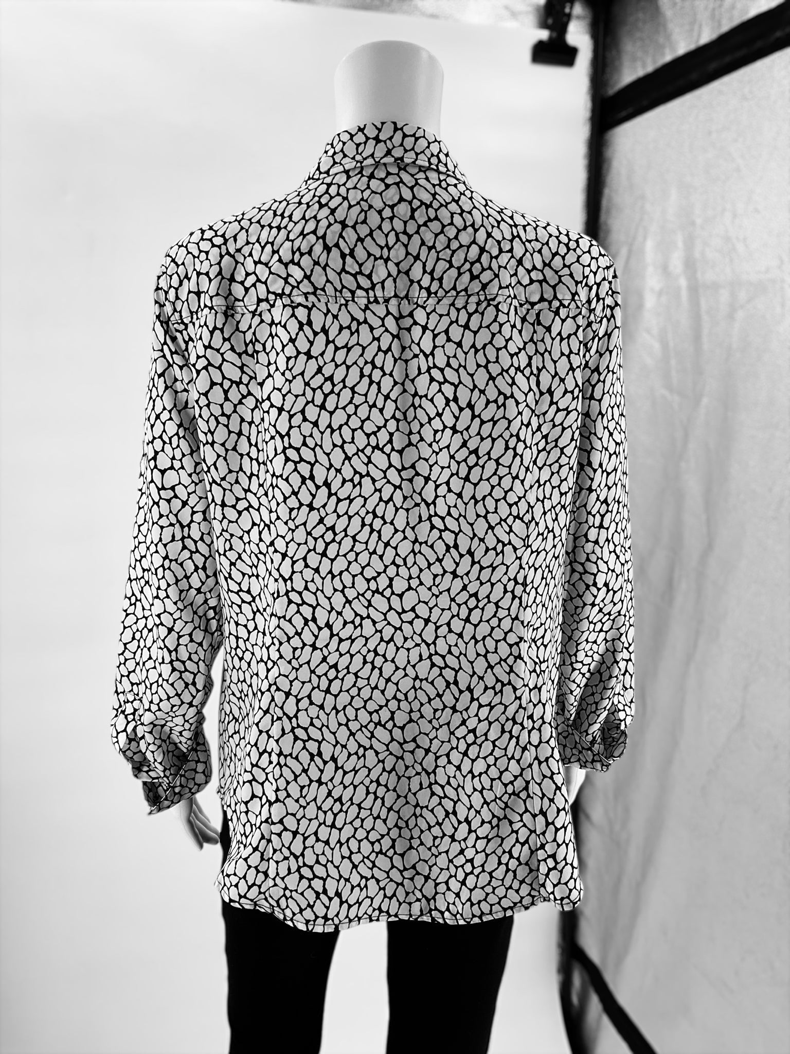 MK -  white/black Print Pre-Owned Ladies Casual Top - Size L