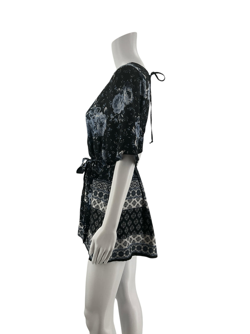 Blue Rain Black/Blue Floral Pre-Owned Ladies Romper - Size Small