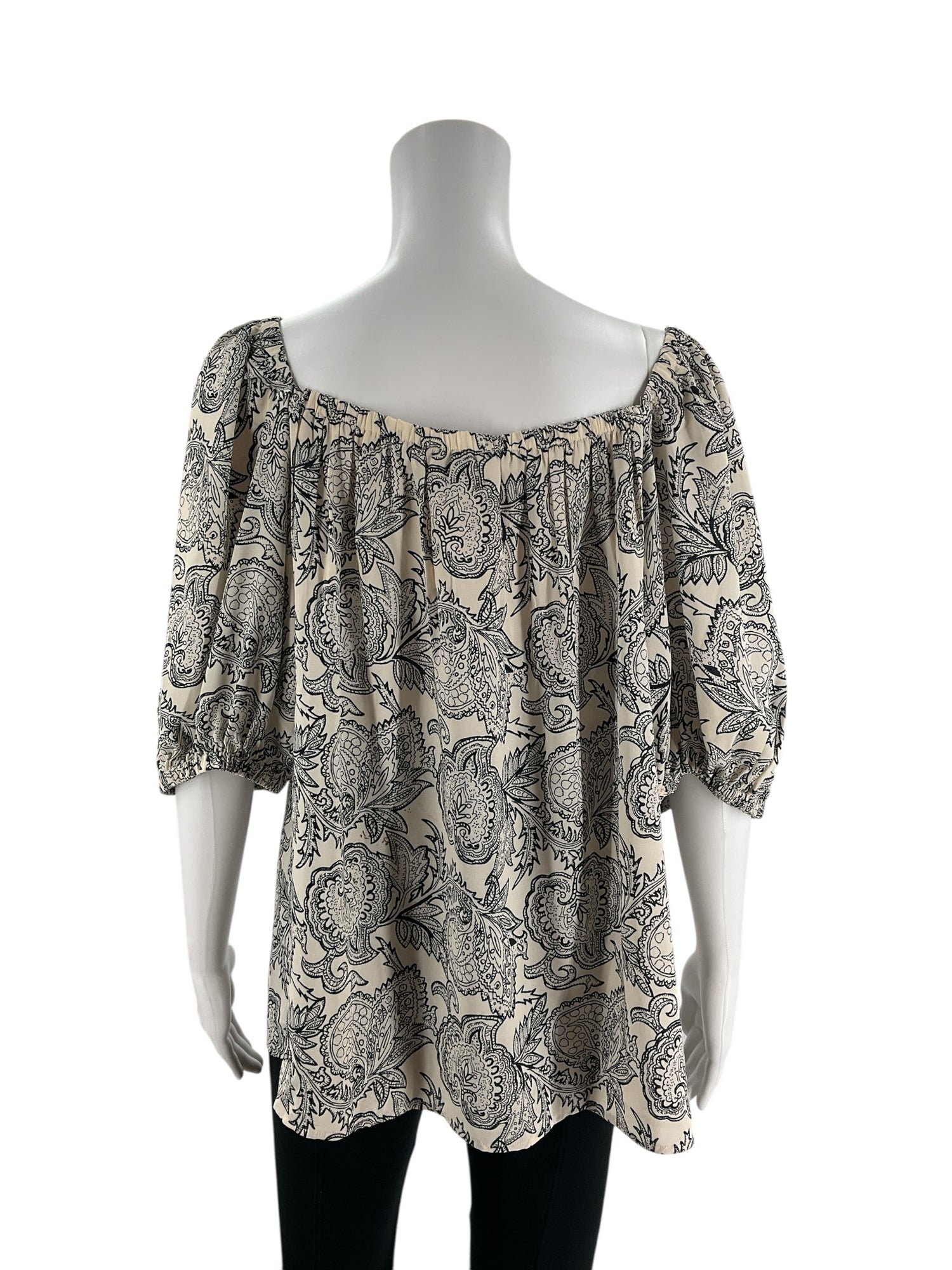 Loft Cream/Navy Paisley Pre-Owned Ladies Top - Size XL - Margaret’s Fine Consignment