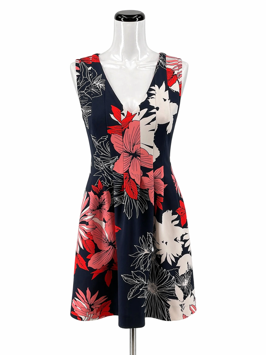 Vince Camuto Black/Red/White Dress Black/Red/White Floral Pre-Owned Ladies Dress - Size 4 - Size 4