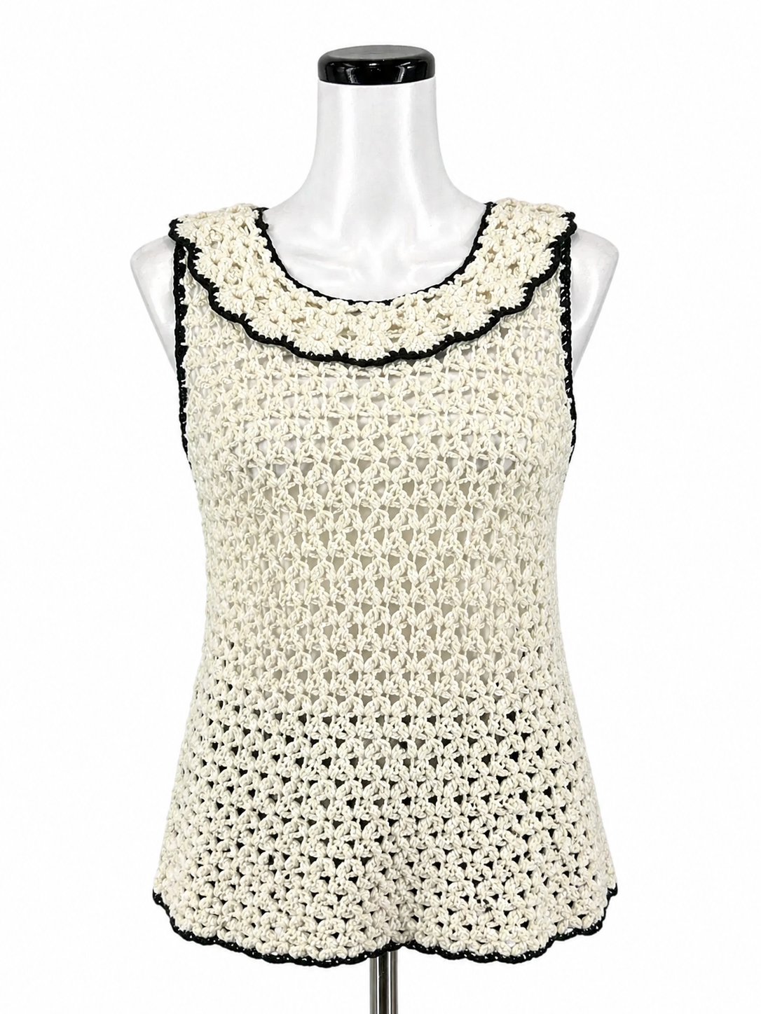 BiBi Cream/Black Sleeveless Cream Crochet Knit Tank Top Scalloped Black Trim Boho Sleeveless Top Size Large - Size L