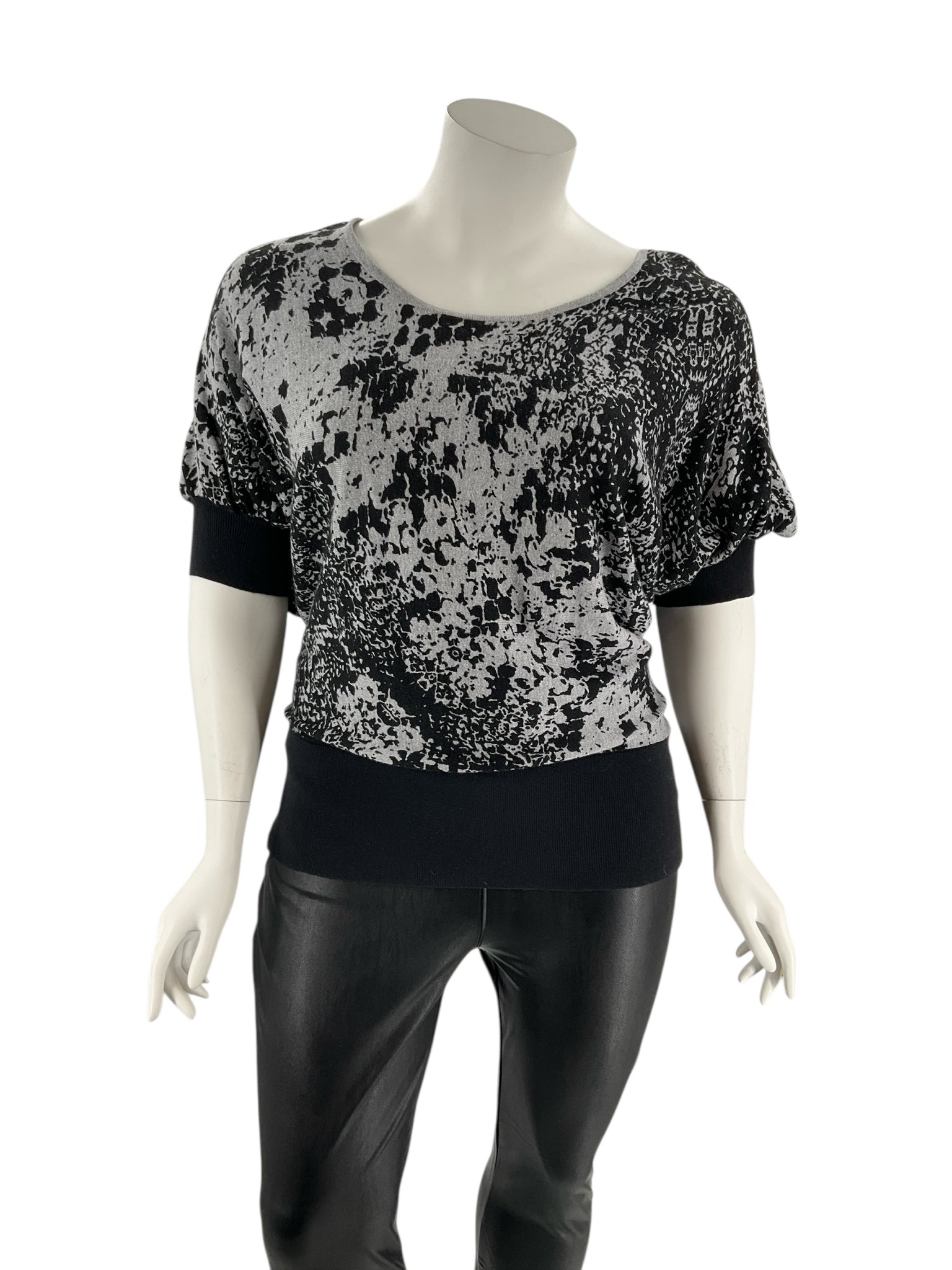 Worthington Black/Gray Print Pre-Owned Ladies Short Sleeve Top - Size 1X