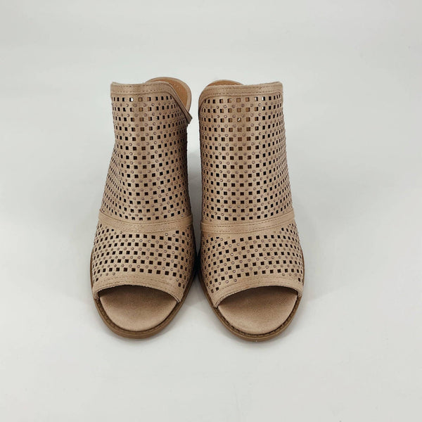 Report Sandals Size 7.5 - Margaret’s Fine Consignment