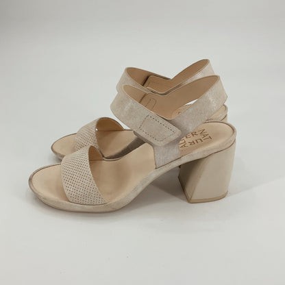 Naturalizer Cream Sandals Cream Solid Pre-Owned Ladies Heel - Size 6.5 - Size 6.5