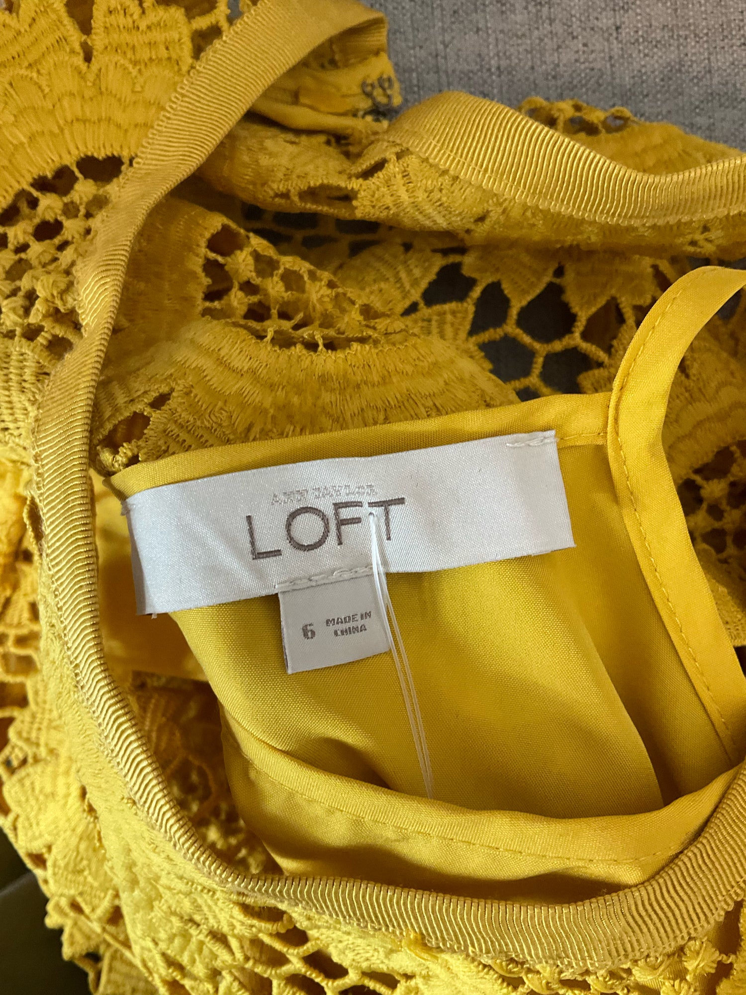LOFT Yellow Sunflower Medallion Lace Shift Dress Size 6