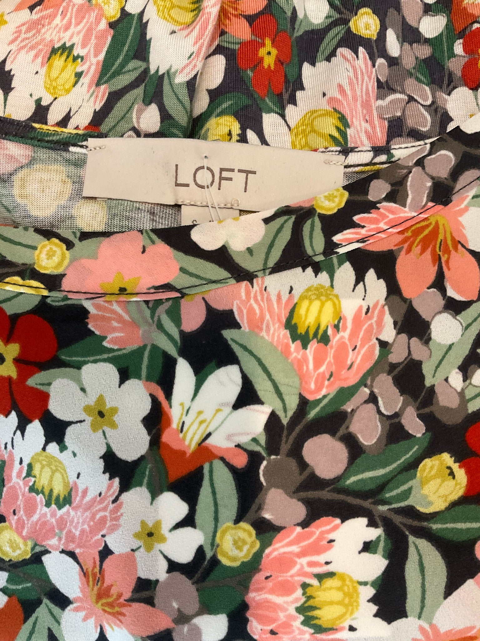 LOFT Gray/mult Cap Sleeve Protea Floral Mixed Media Top Size Small - Size S