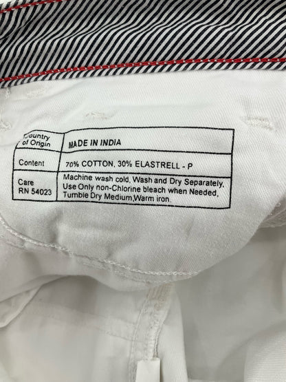 Banana Republic Low Rise Stretch Twill Shorts White Size 6 / 28R