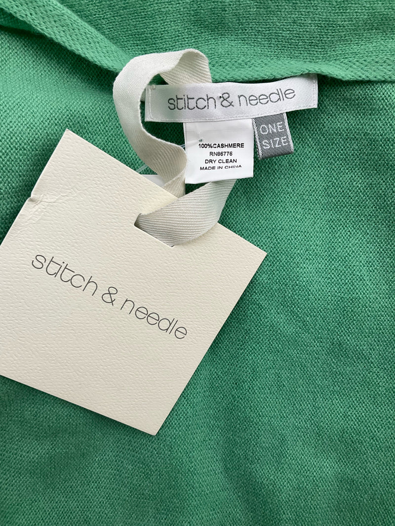 Stitch & Needle Green Solid Pre-Owned Ladies New with Tags Wrap