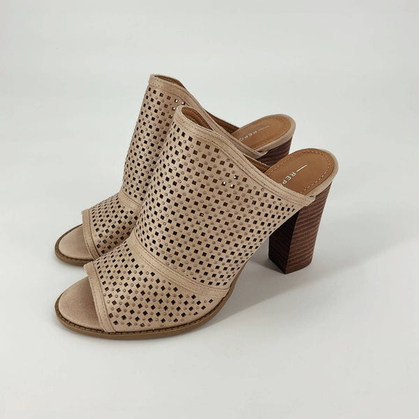 Report Sandals Size 7.5 - Margaret’s Fine Consignment