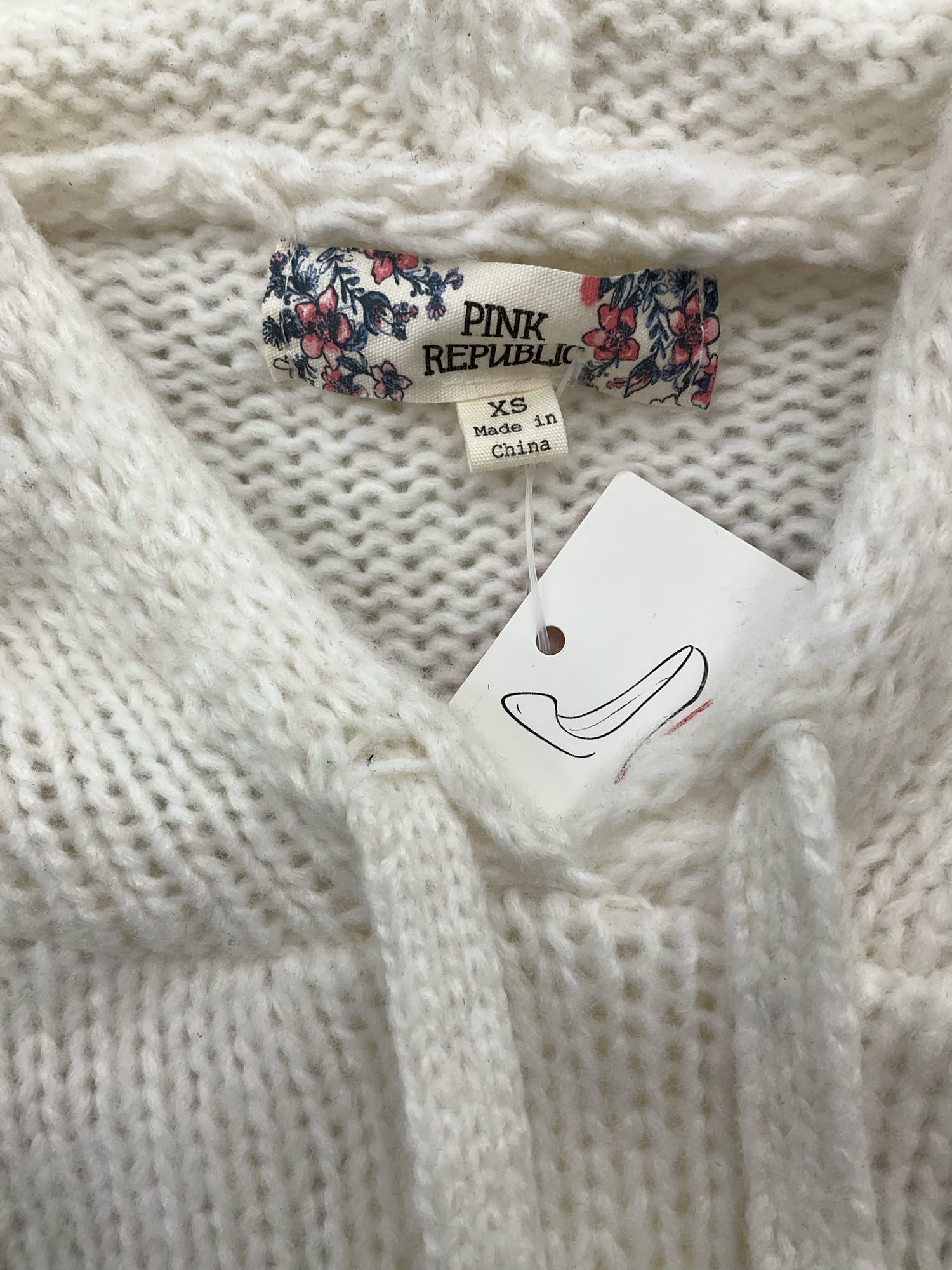 Pink Republic Cream Solid Pre-Owned Ladies New with Tags Top -  Size XS