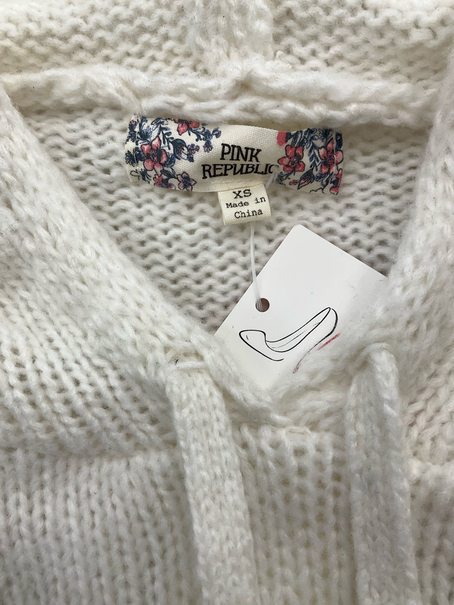 Pink Republic Cream Solid Pre-Owned Ladies New with Tags Top -  Size XS