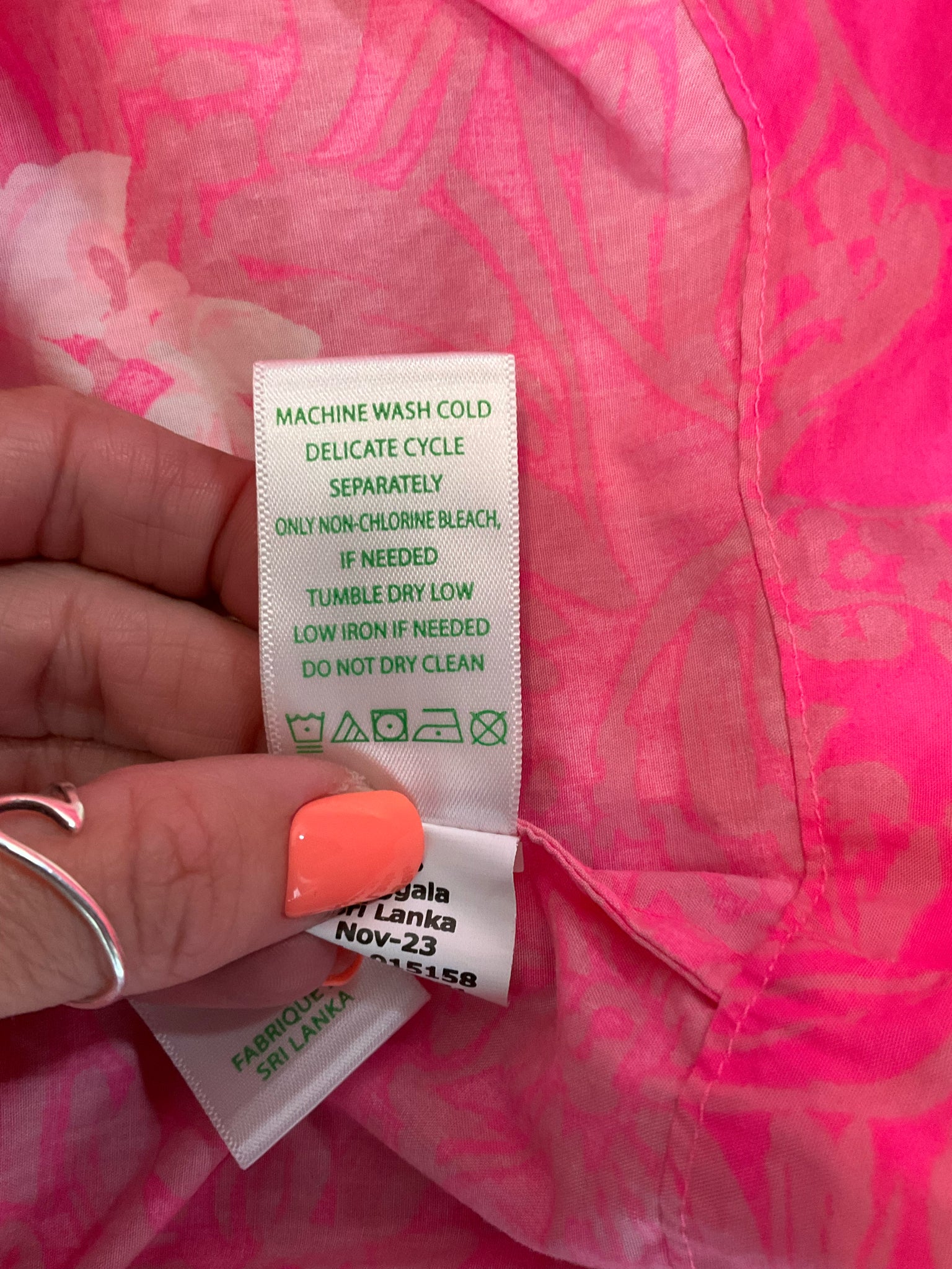 Lilly Pulitzer Size S pink/white Floral Pre-Owned Ladies Casual Top - Downstairs