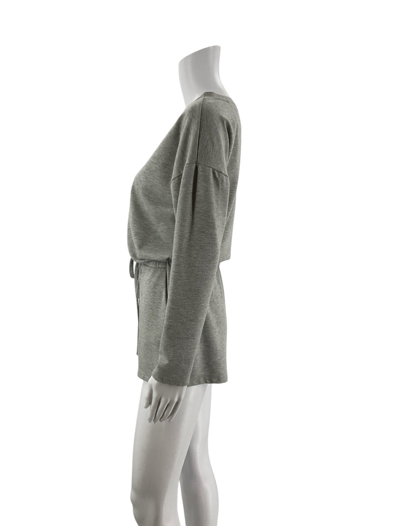 Le Lis Gray Heathered Pre-Owned Ladies Romper - Size Small