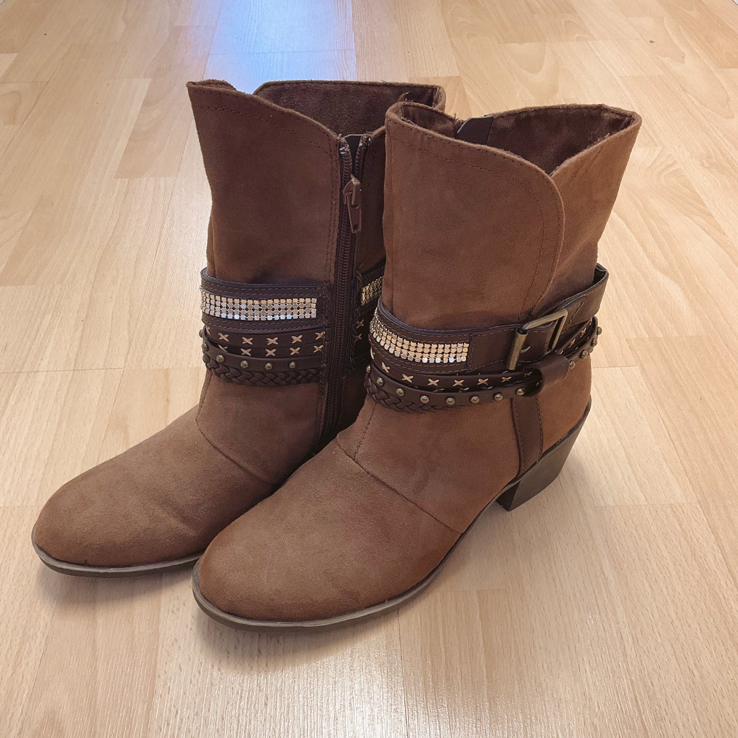 Sugar Shoe Size 8.5 Brown Buckle Pre-Owned Ladies Boots