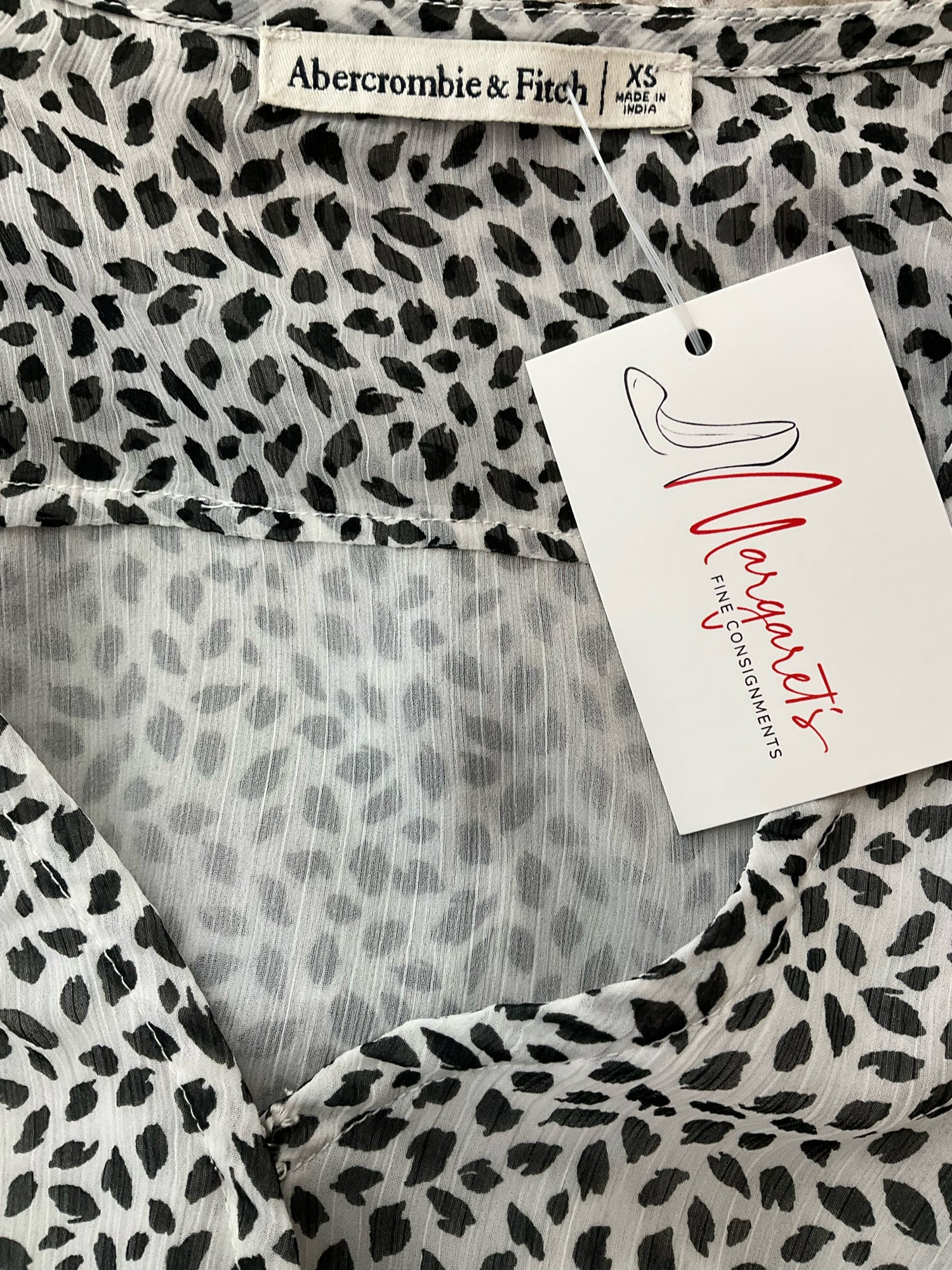 Abercrombie &amp; Fitch White/Black Print Pre-Owned Top - Size XS