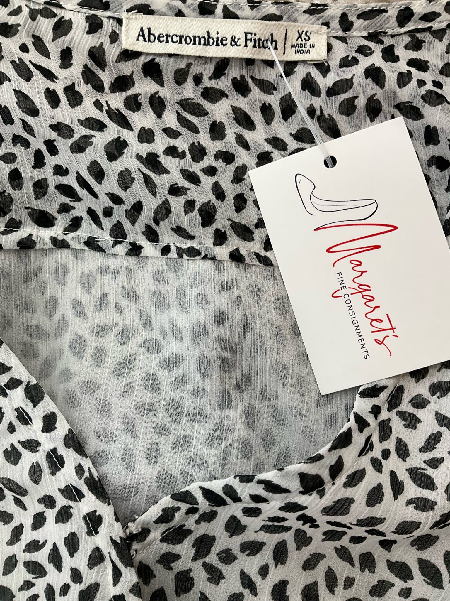 Abercrombie &amp; Fitch White/Black Print Pre-Owned Top - Size XS