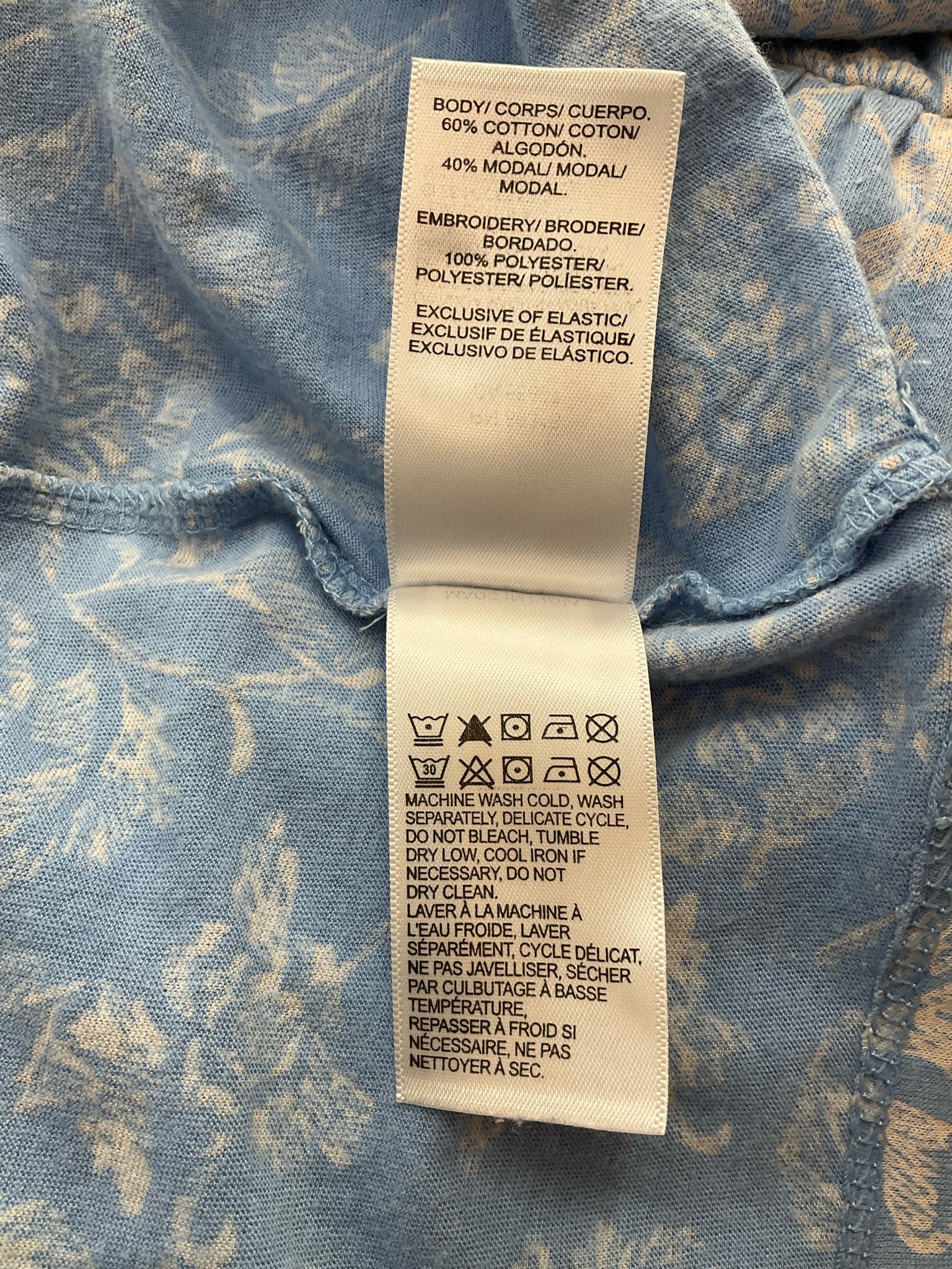 Lucky Brand Blue/White Floral Pre-Owned Ladies Top - Size Small Petite