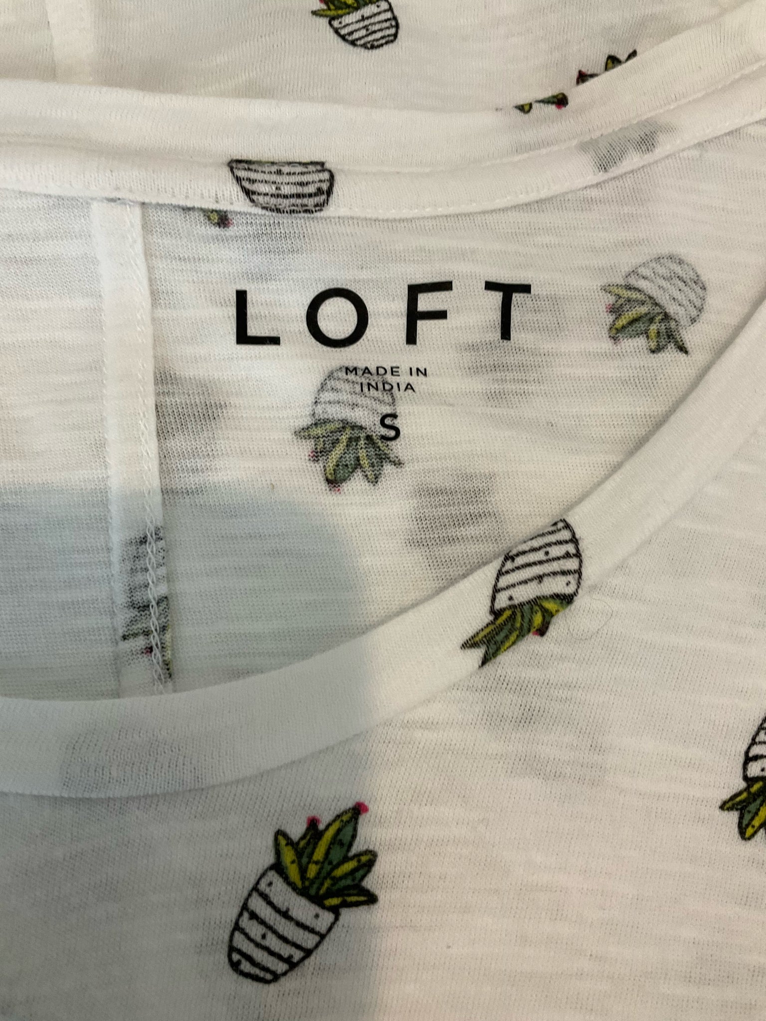 Loft White Sleeveless White Succulent Plant Print Short Sleeve Tee T-Shirt Size Small - Size S