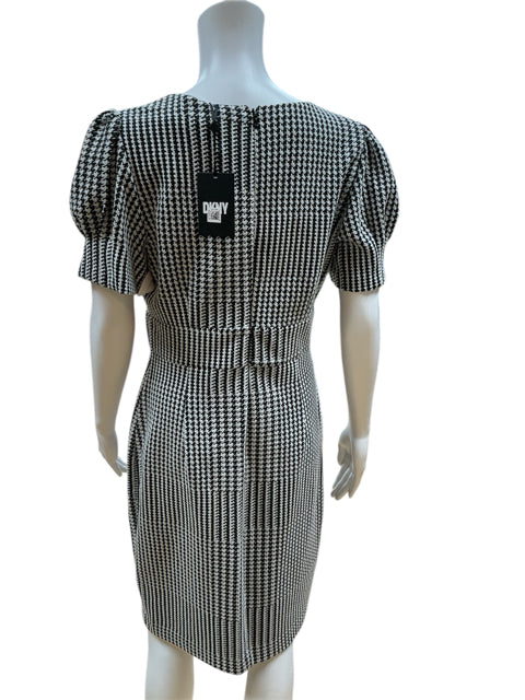 DKNY black/white Houndstooth Dress Size 10 - rear view