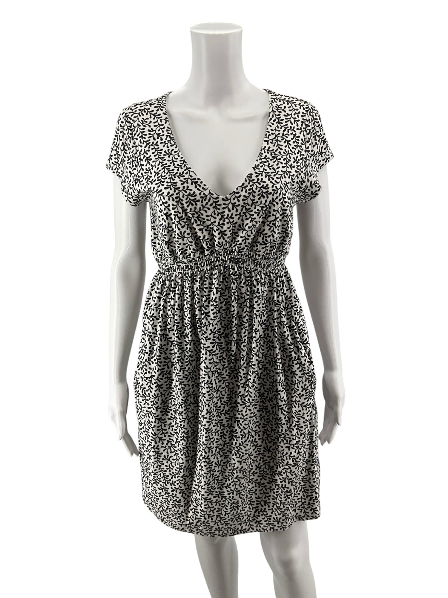 Boden Size 10P white/black Vines Pre-Owned Ladies Dress – Margaret's Fine Consignment