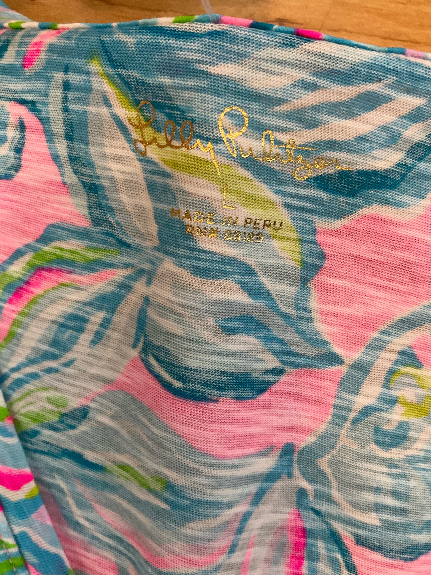 Lilly Pulitzer Etta V-Neck T-Shirt Top Multi It Was All A Dream Floral Size Large