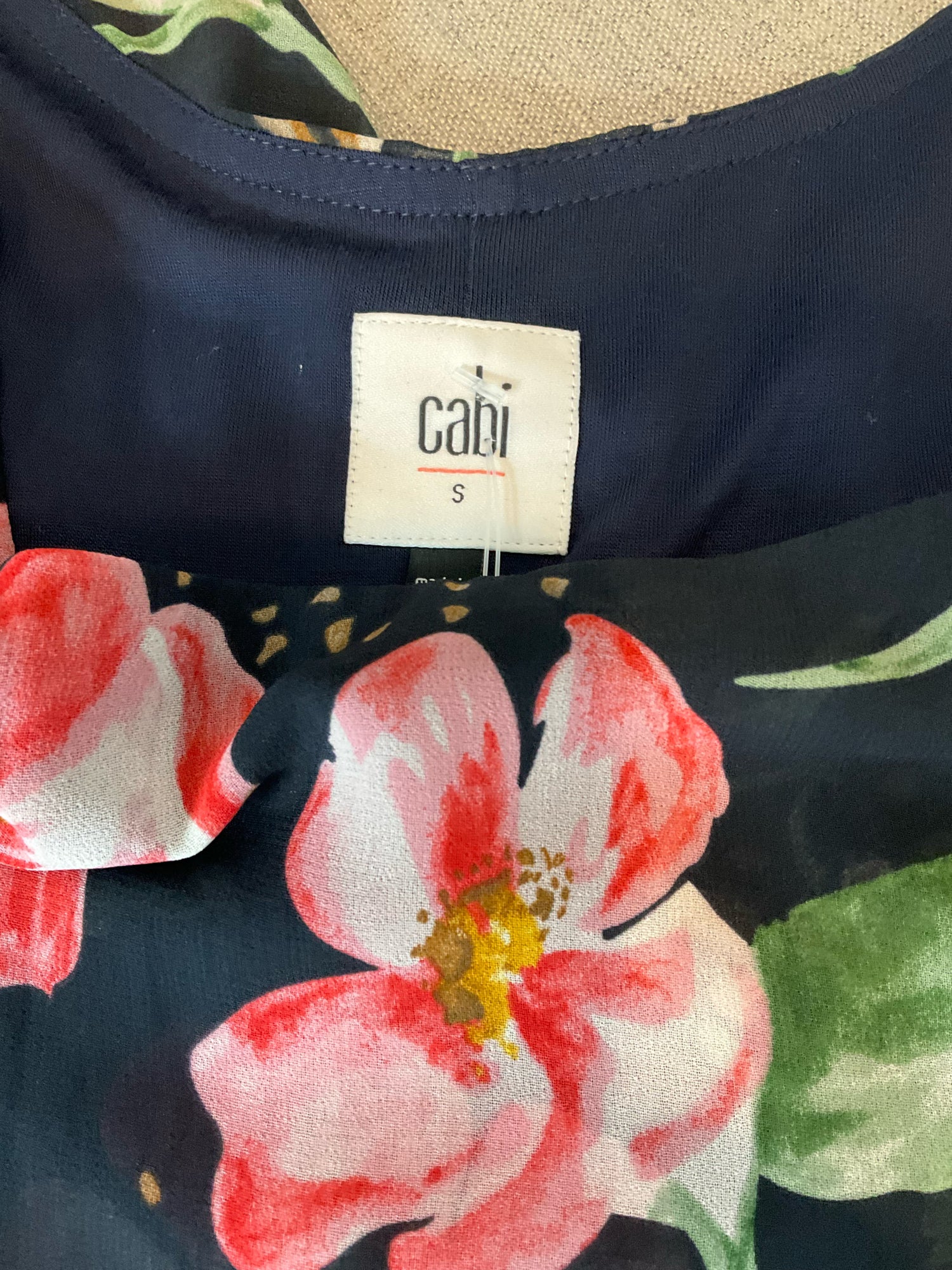 cabi Navy/red Cold Shoulder Ruffle Top Floral Cold Shoulder Blouse Size S Style 5220 - Size S