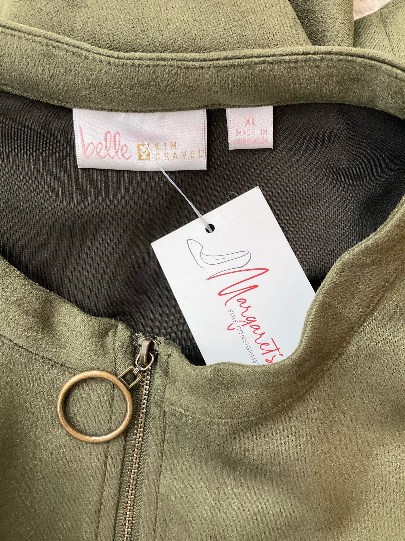 Army green pre-owned ladies dress by BrandName, size XL, showcasing a stylish design and flattering fit.