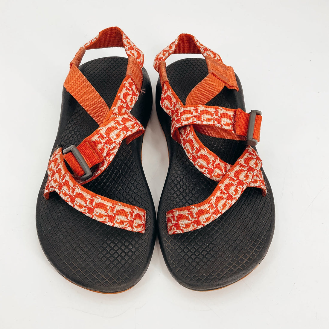 Top view of Chaco Orange Pre-Owned Ladies Sandals - Size 6 featuring LUVSEAT™ arch support and durable sport design for outdoor adventures.