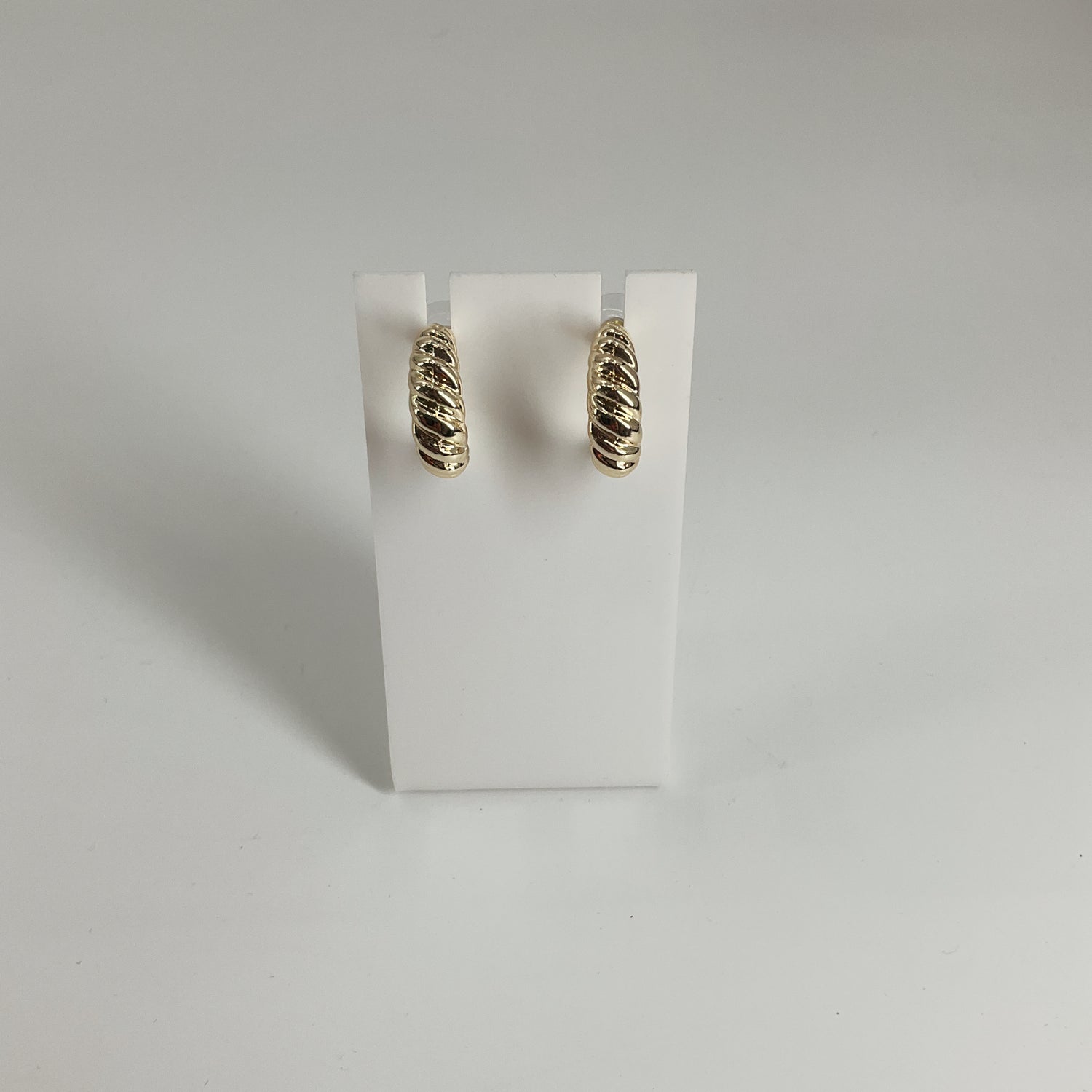 Classic Gold-Tone Twisted Rope Hoop Earrings | 1" Huggie Style