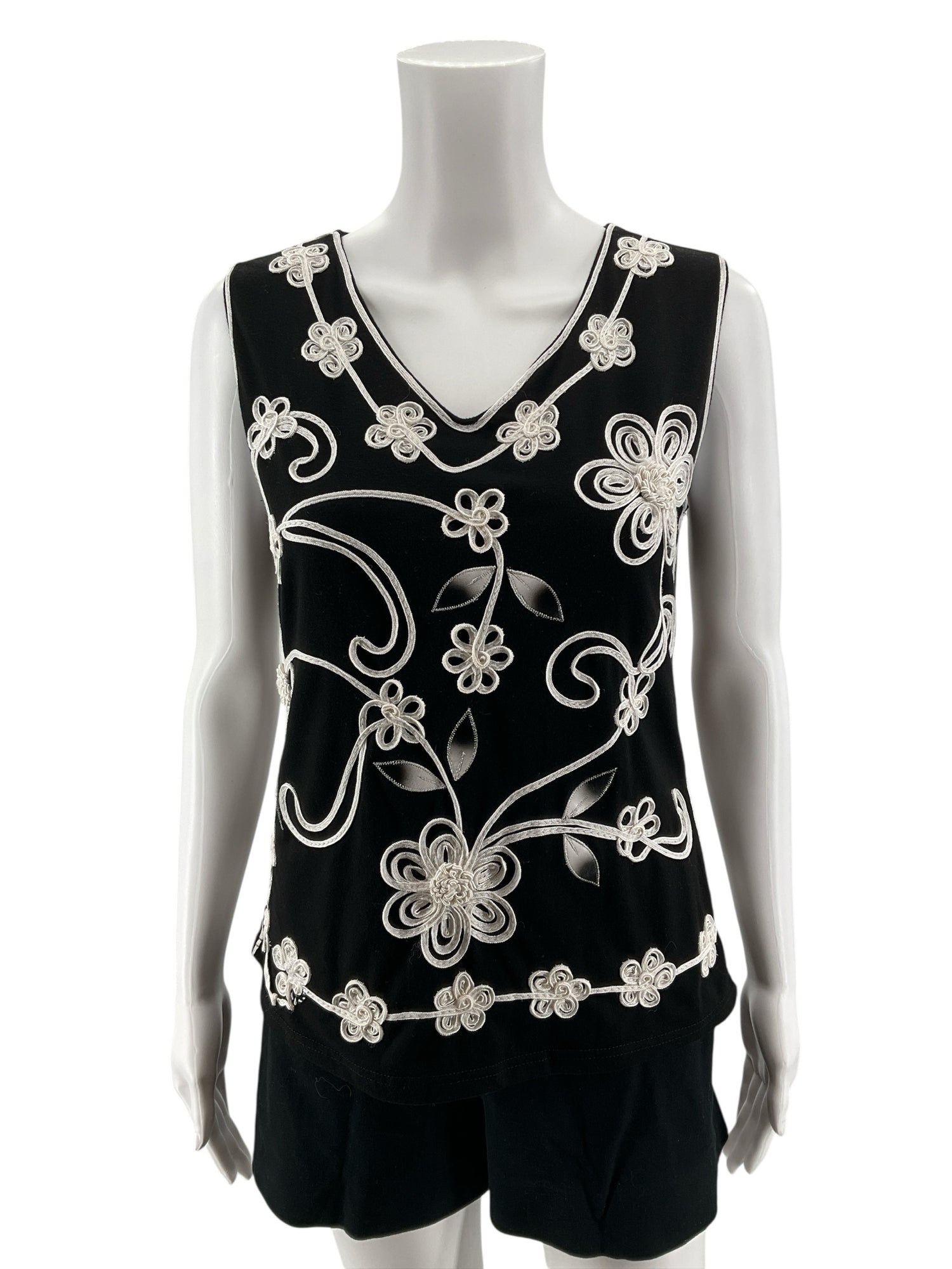 Lauren Michelle Black &amp; White Floral Applique Sleeveless Top Size Medium