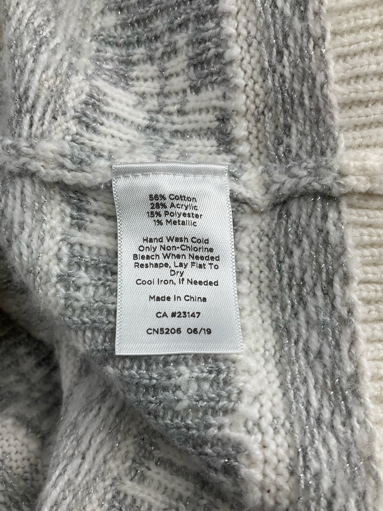 Talbots - Cream/Gray Snowflake Pre-Owned Ladies Casual Top - Size XL