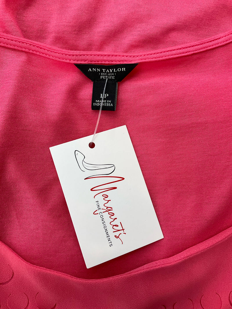Ann Taylor Pink Solid Pre-Owned Ladies Top - Size Large Petite